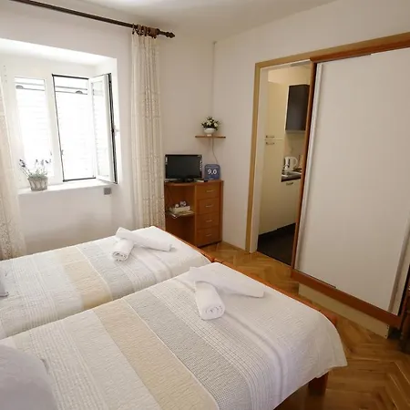 Victoria - Centre Guest house