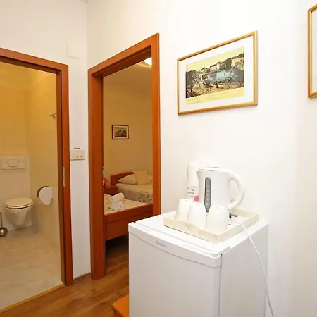 Victoria - Centre Guest house