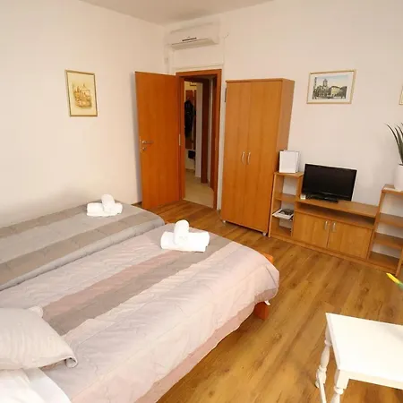Victoria - Centre Guest house 3*